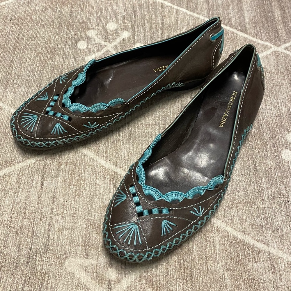 BCBG Embroidered Leather Flats 6